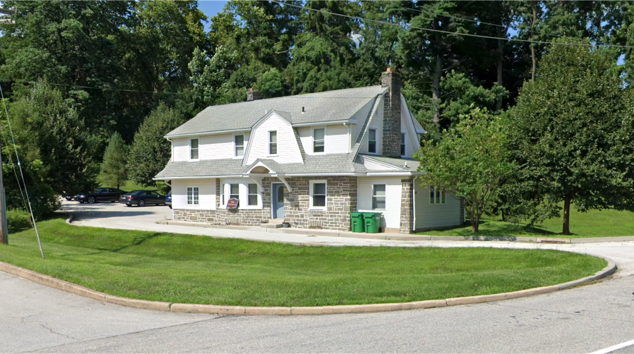 5061 West Chester Pike, Newtown Square, PA à vendre Photo du bâtiment- Image 1 de 1