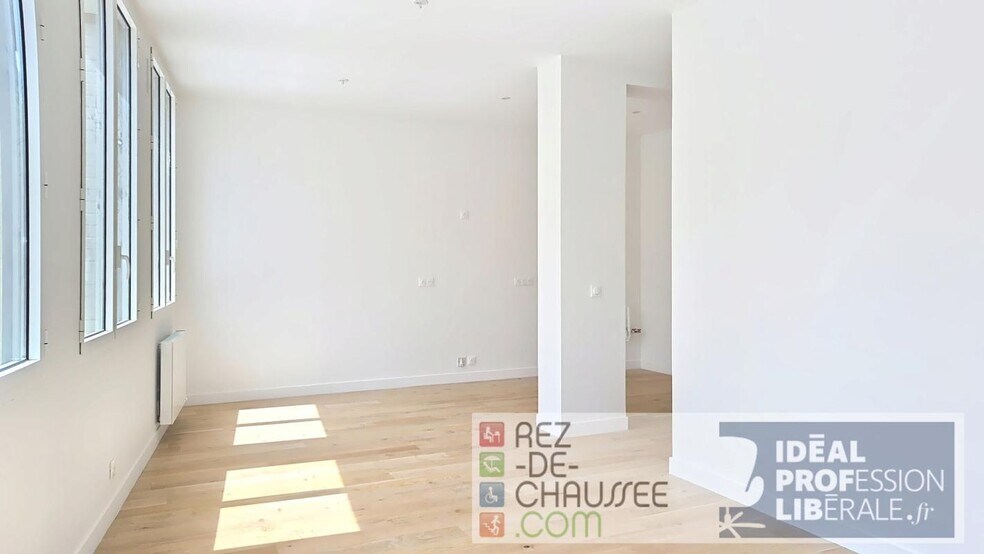 Bureau dans Paris à vendre - Photo du bâtiment - Image 3 de 24