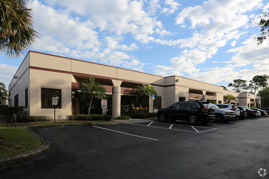 3531-3597 SW Corporate Pky, Palm City, FL à louer - Photo du b timent - Image 1 de 4