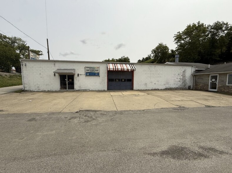 403 Charles St, Sistersville, WV for sale - Building Photo - Image 1 of 7