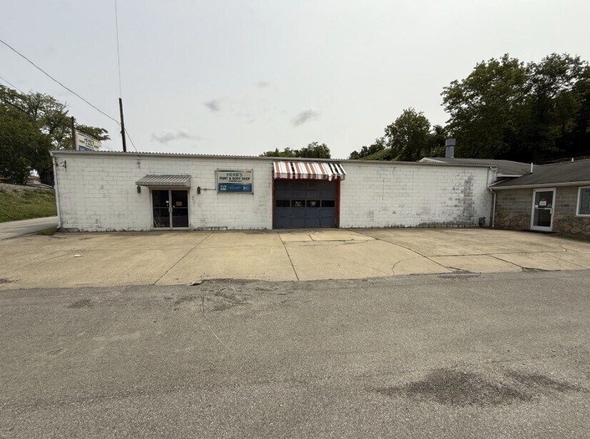 403 Charles St, Sistersville, WV à vendre Photo du bâtiment- Image 1 de 8