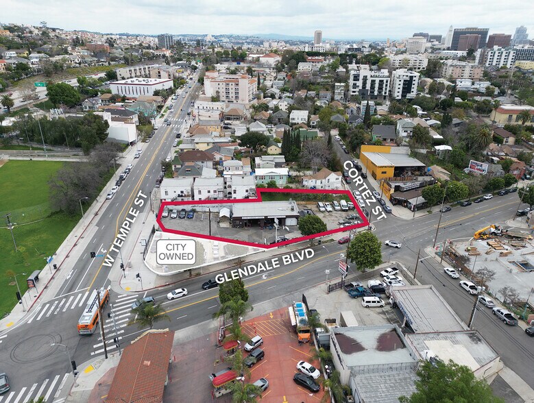 410 Glendale Blvd & 1529 Cortez St portefeuille de 2 propriétés à vendre sur LoopNet.ca - Photo du bâtiment - Image 1 de 5