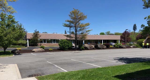 100 Commerce Dr, New Windsor Township, NY à louer Photo du bâtiment- Image 1 de 3