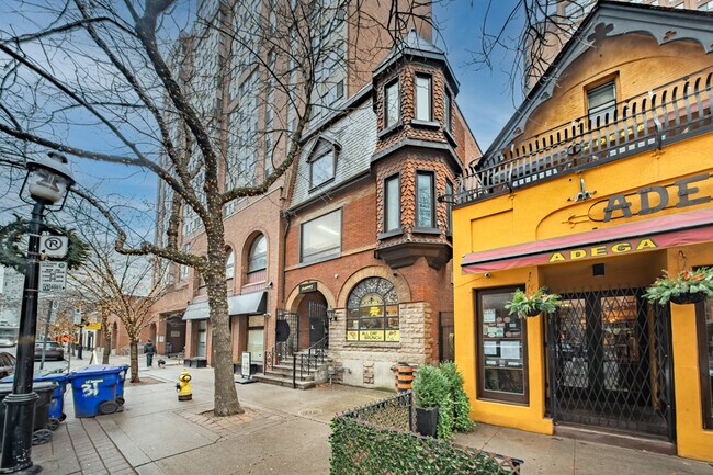 Plus de détails pour 31 Elm St, Toronto, ON - Commerce de détail à vendre