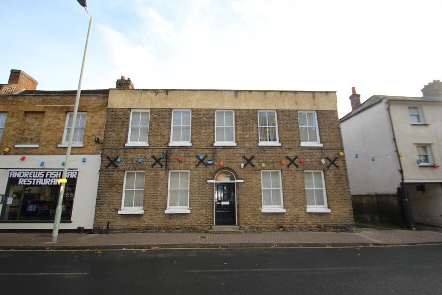 11 Amwell End, Ware for lease - Building Photo - Image 2 of 4