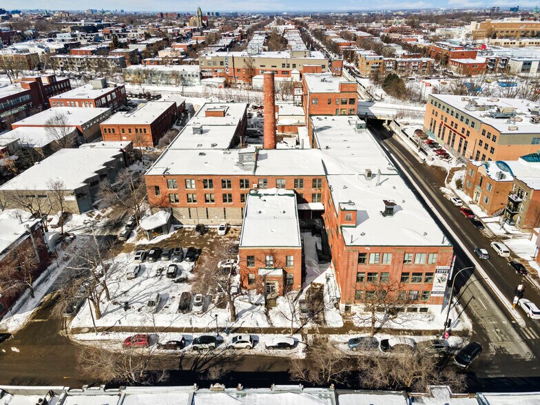 5425 Rue De Bordeaux, Montréal, QC à louer - Photo du bâtiment - Image 3 de 15