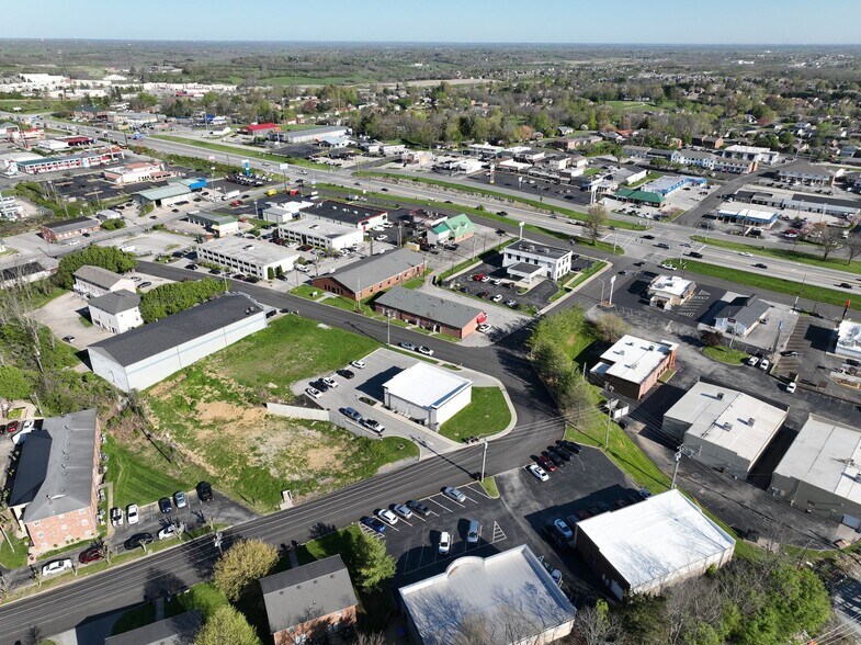 316 Spangler Dr, Richmond, KY à vendre - Photo du bâtiment - Image 2 de 4