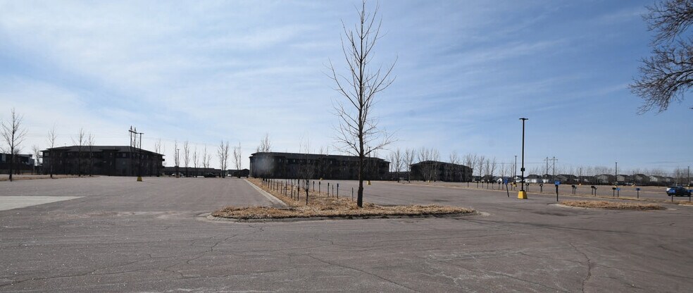 3900 Great Plains Dr S, Fargo, ND à vendre - Photo du bâtiment - Image 2 de 32