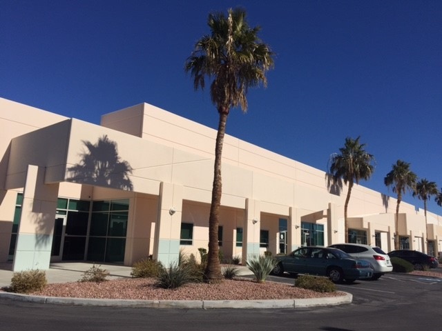 3068 E Sunset Rd, Las Vegas, NV for lease - Building Photo - Image 1 of 57