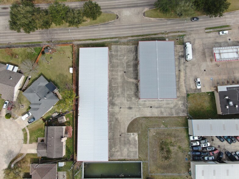 16315 Bellaire Blvd, Houston, TX à vendre - Photo du bâtiment - Image 3 de 4