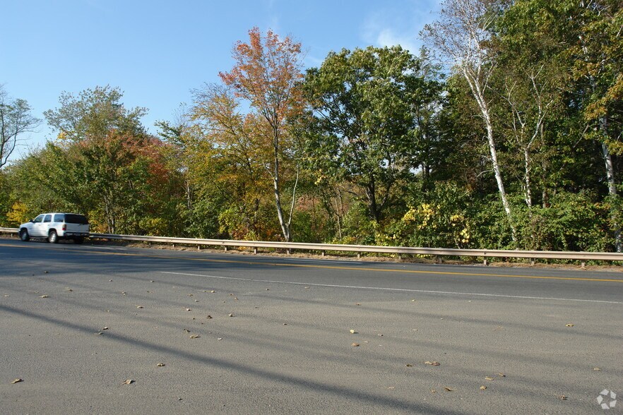 301 Route 6, Farmington, CT à vendre - Photo du bâtiment - Image 2 de 3