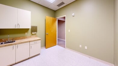 7823 Spivey Station Blvd, Jonesboro, GA for lease Interior Photo- Image 2 of 6