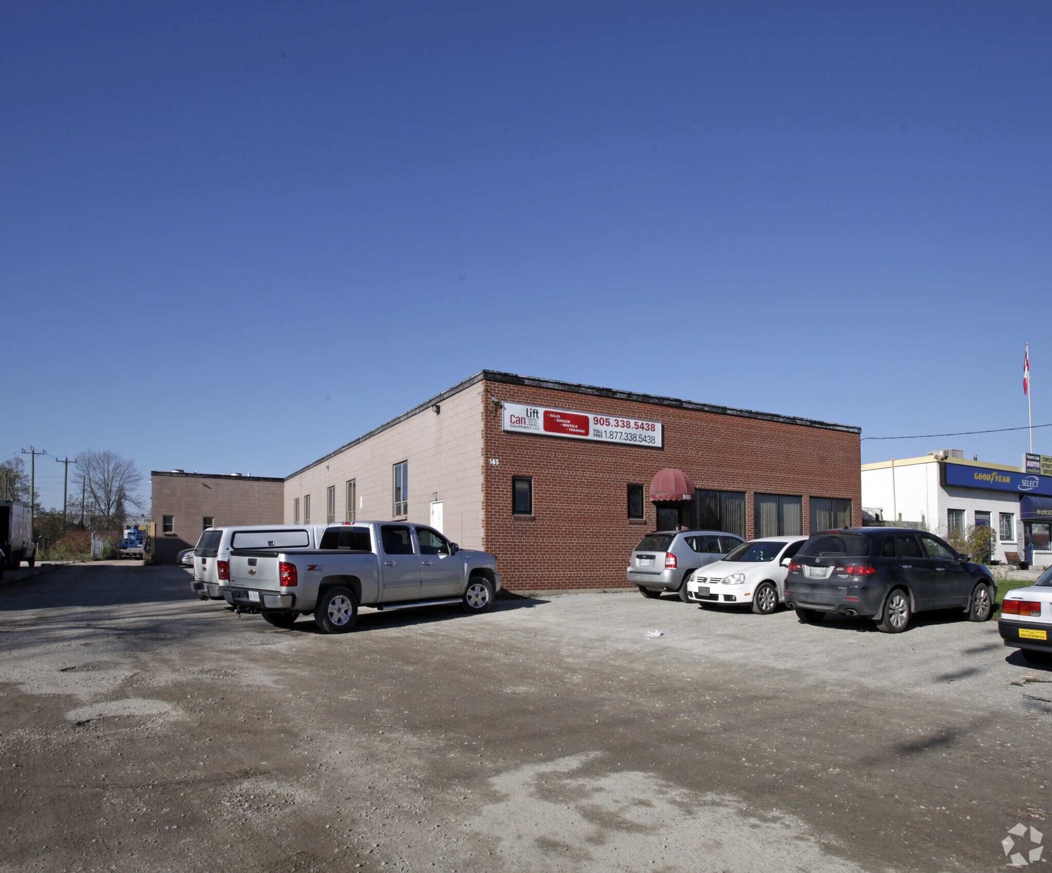 565 Speers Rd, Oakville, ON for lease Primary Photo- Image 1 of 2