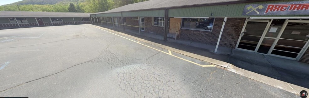 2757 Soco Rd, Maggie Valley, NC for sale - Building Photo - Image 2 of 3