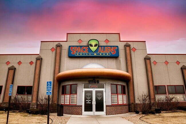 Plus de détails pour 11166 County Road 37 NE, Albertville, MN - Commerce de détail à vendre