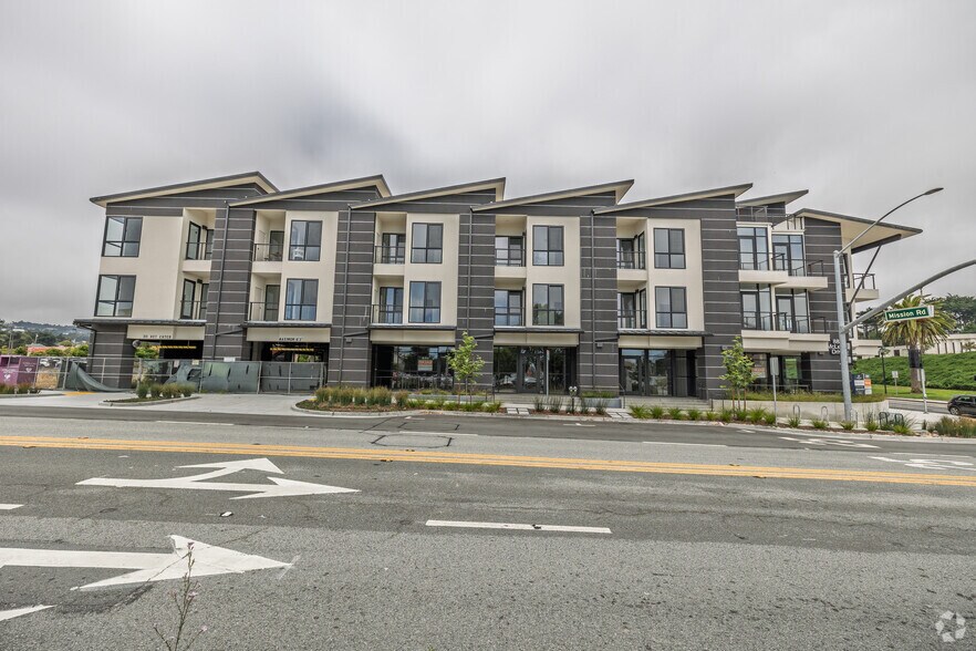 889 Mc Lellan Dr S, South San Francisco, CA à vendre - Photo du bâtiment - Image 3 de 4