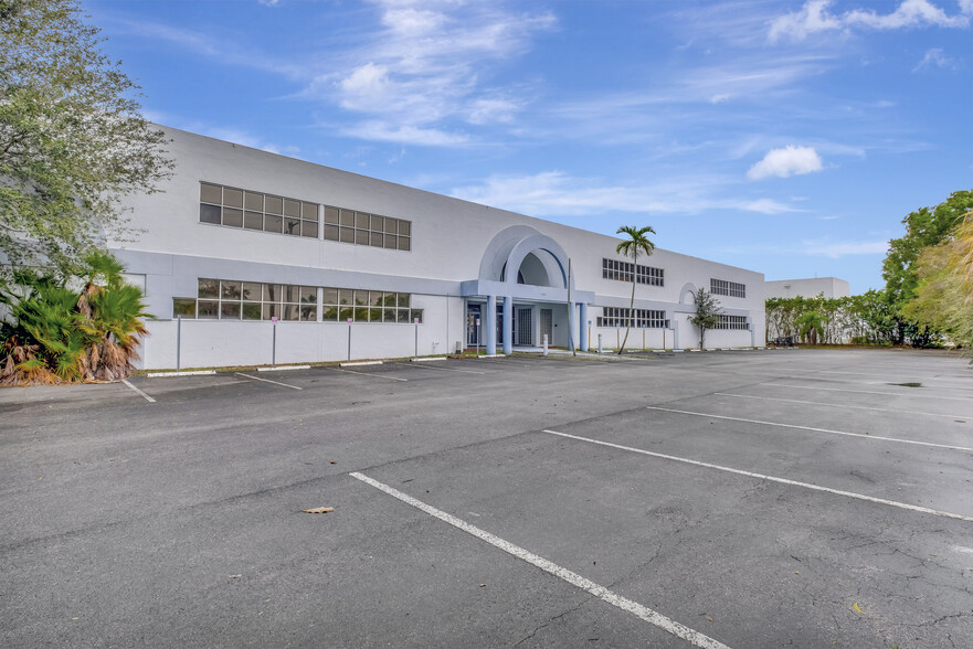 1290 SW 30th Ave, Pompano Beach, FL for lease - Building Photo - Image 3 of 14