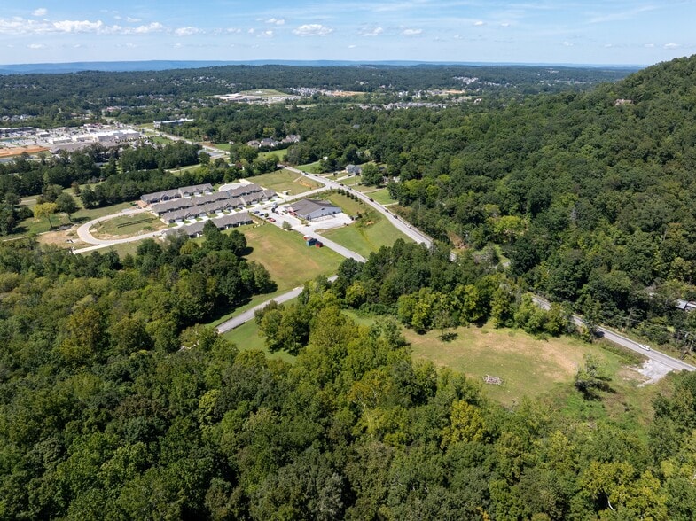 1784 Oakbrook Trail, Ooltewah, TN à vendre - Photo du bâtiment - Image 3 de 3