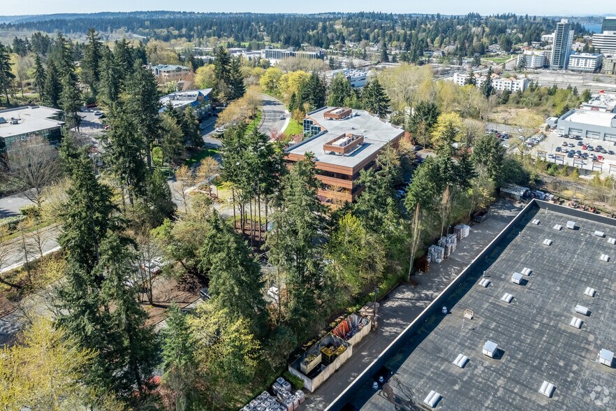 11900 NE 1st St, Bellevue, WA à louer - Photo du bâtiment - Image 3 de 5