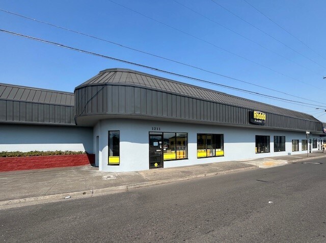 1211-1233 Court St, Medford, OR à louer - Photo du bâtiment - Image 2 de 5