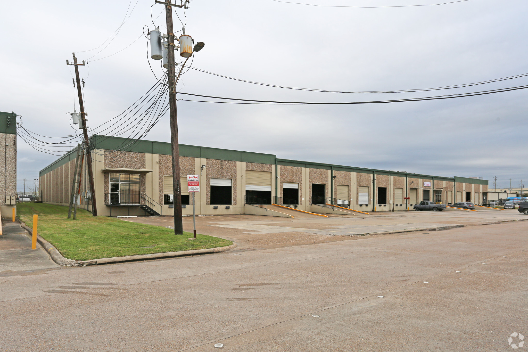 3337-3349 Rauch St, Houston, TX for lease Building Photo- Image 1 of 2