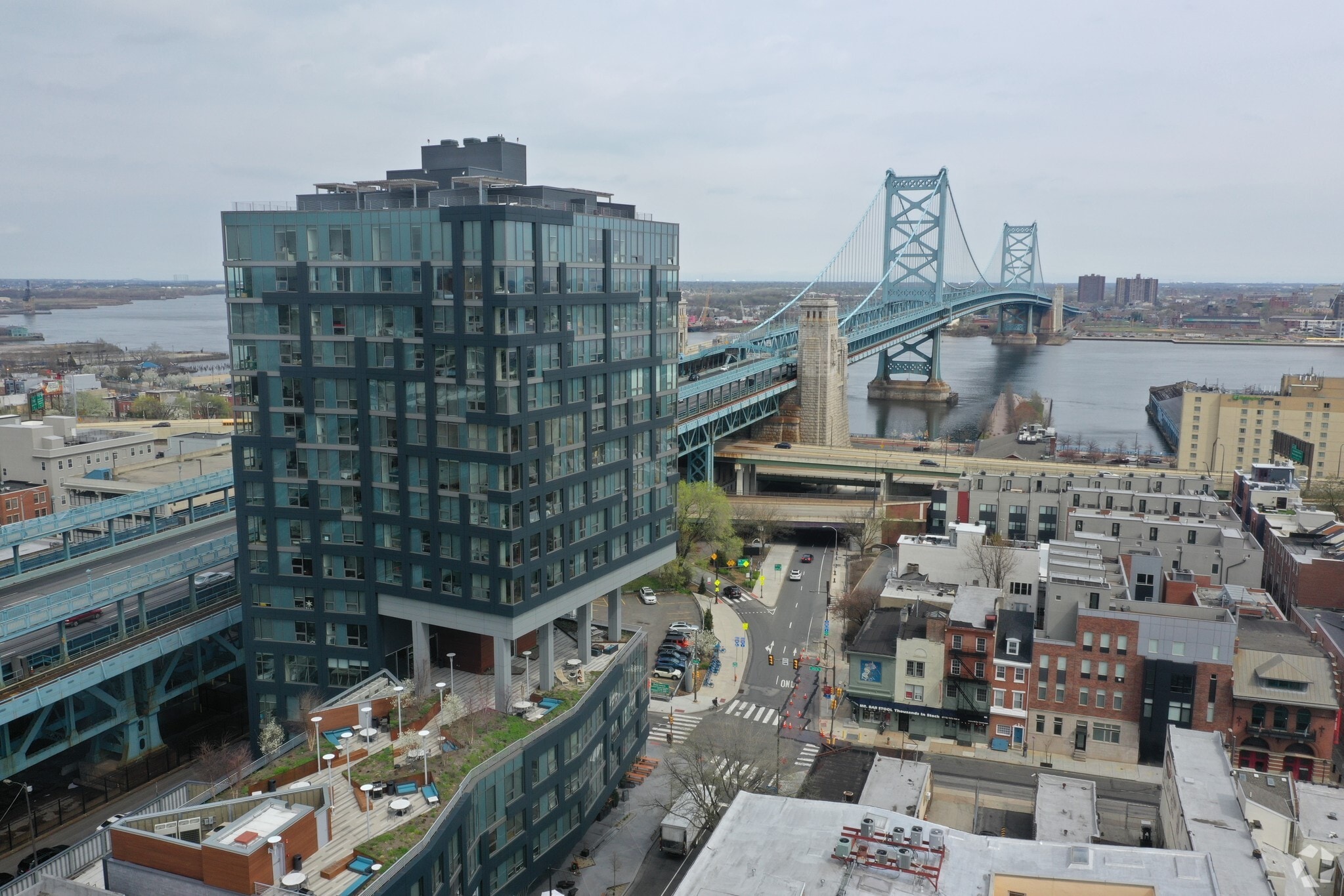 205 Race St, Philadelphia, PA à louer Photo principale- Image 1 de 57