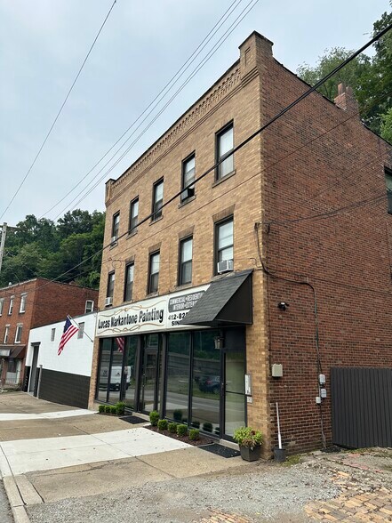 1202 Electric Ave, Pittsburgh, PA à vendre - Photo du bâtiment - Image 2 de 15