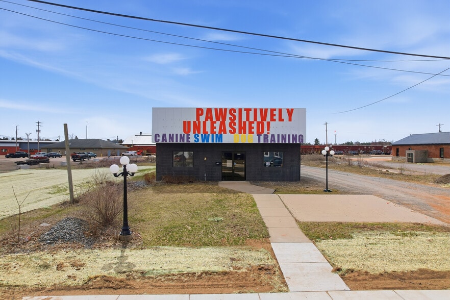 2109 Madison St, Stevens Point, WI for sale - Building Photo - Image 1 of 19