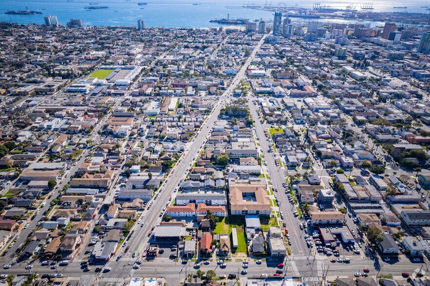 Long Beach Portfolio portefeuille de 3 propriétés à vendre sur LoopNet.ca - Photo principale - Image 3 de 30