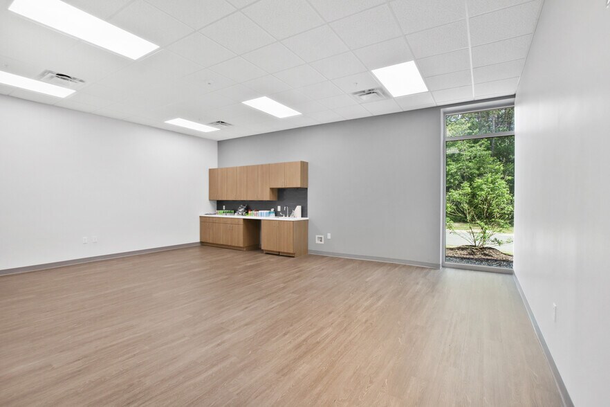 157 Belgium Way, Summerville, SC à louer - Photo du bâtiment - Image 2 de 20