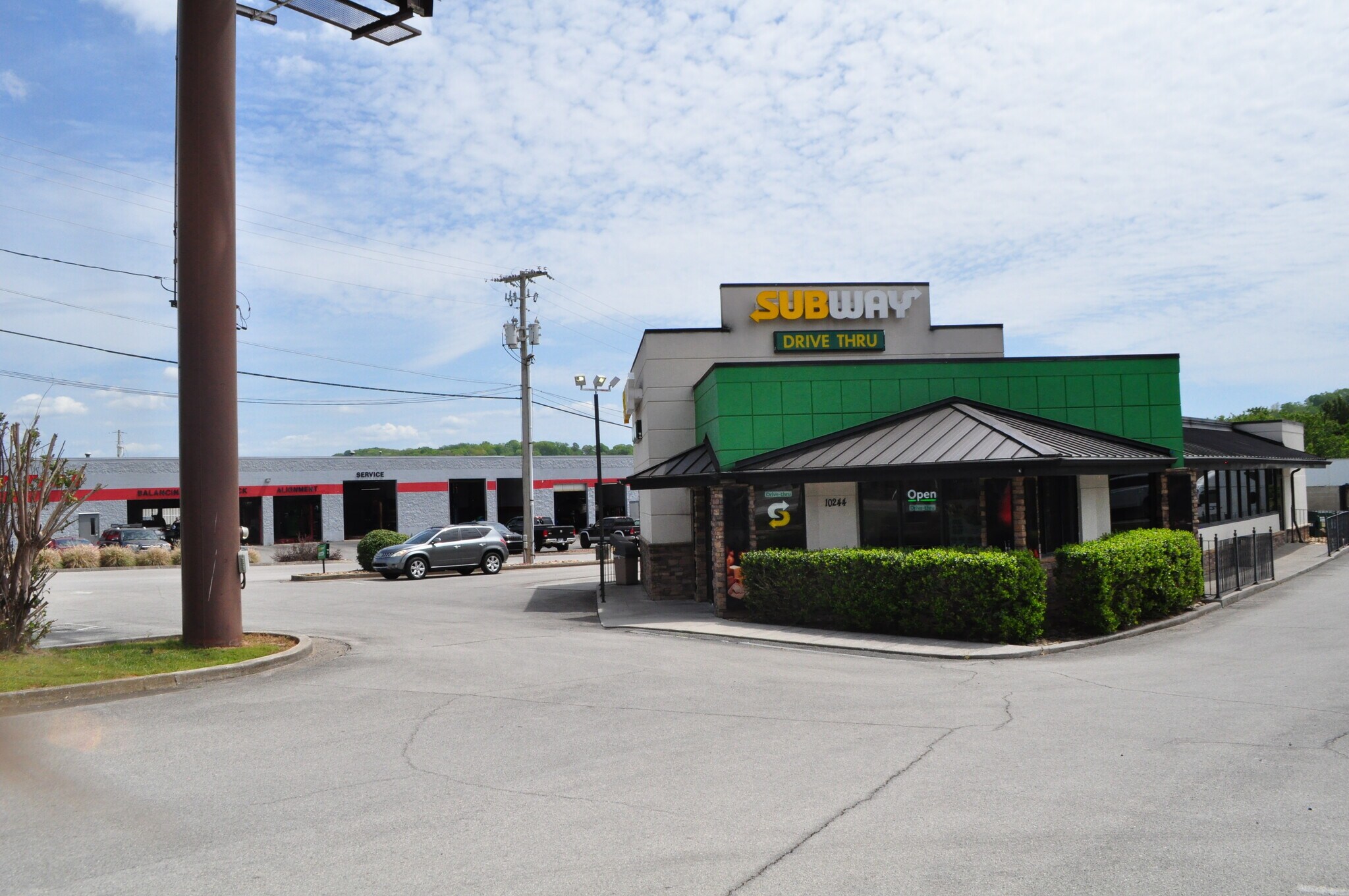 10244 Kingston Pike, Knoxville, TN à vendre Photo principale- Image 1 de 12