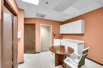 7000 W Palmetto Park Rd, Boca Raton, FL for lease Interior Photo- Image 2 of 10