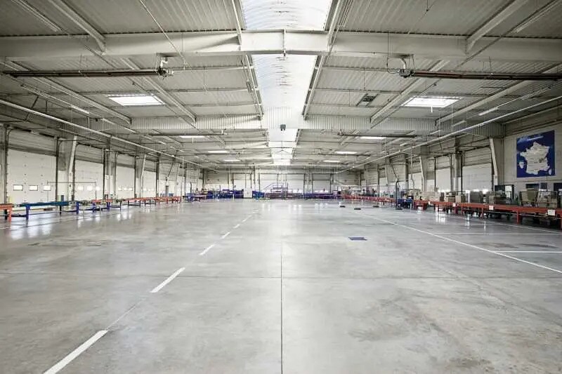 Flex in Décines-Charpieu for lease Interior Photo- Image 1 of 7