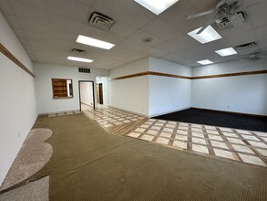 3009 Four Wheel Dr, Lawrence, KS for lease Interior Photo- Image 2 of 13
