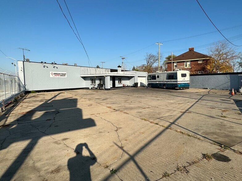 13400 Gratiot Ave, Detroit, MI à vendre - Photo du bâtiment - Image 3 de 14