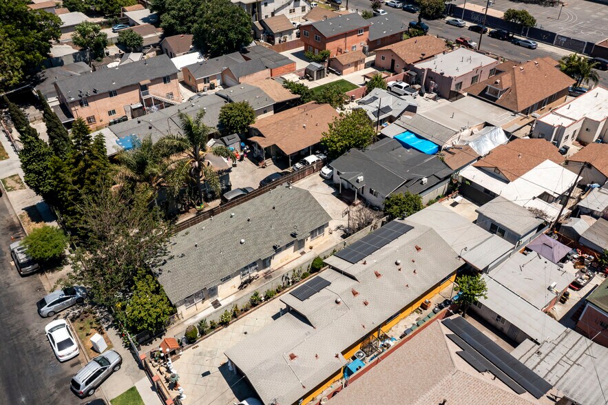 1318 E 59th Pl, Los Angeles, CA à vendre - Photo du bâtiment - Image 3 de 8