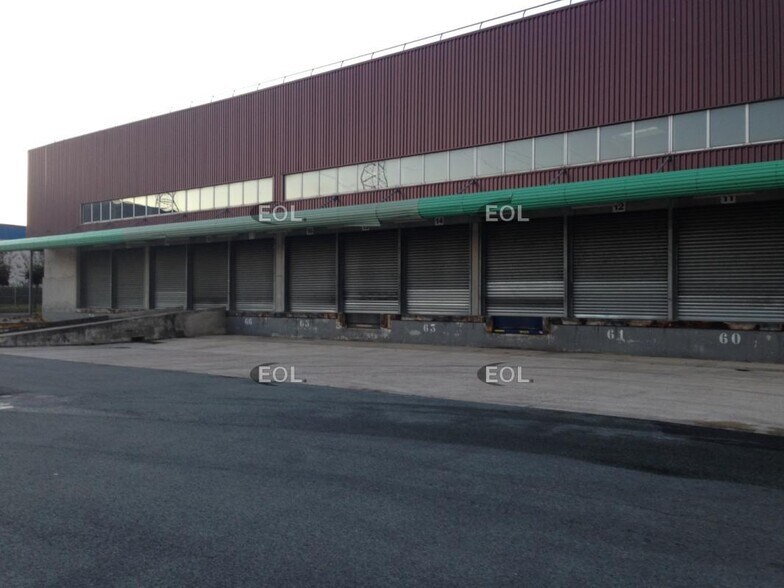 Industrial in Combs-la-Ville for lease - Building Photo - Image 3 of 3
