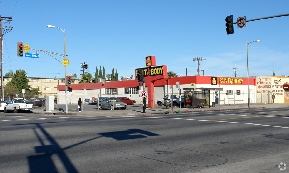 7605-7607 Van Nuys Blvd, Van Nuys, CA for sale - Primary Photo - Image 1 of 1