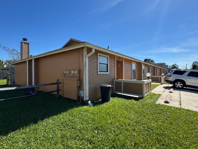 1254 Ticonderoga Trl, Orange Park, FL à vendre - Photo du bâtiment - Image 3 de 12