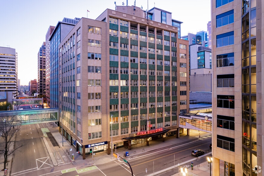 736 8th Ave SW, Calgary, AB for sale - Primary Photo - Image 1 of 1