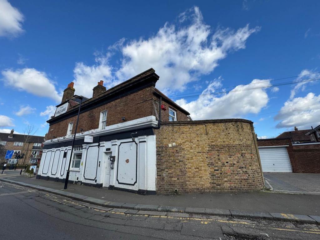 Worple Rd, Isleworth à louer Photo du bâtiment- Image 1 de 7
