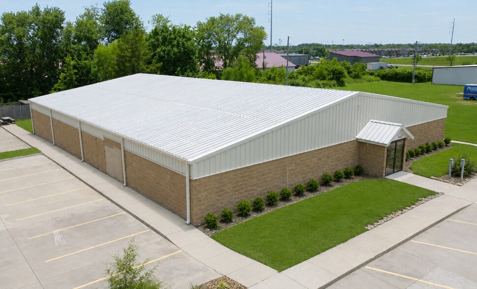 1604 W Acorn Dr, Rogers, AR for lease - Building Photo - Image 2 of 12