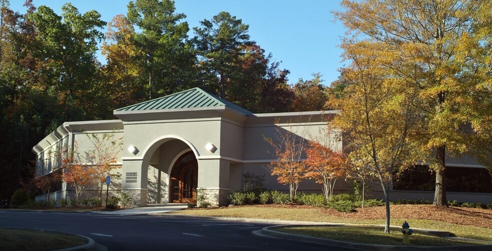 2111 Parkway Office Cir, Hoover, AL à louer - Photo du bâtiment - Image 1 de 7