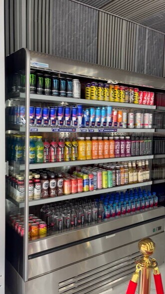 219 W 14th St, New York, NY à louer - Vidéo sur l’inscription commerciale - Image 2 de 16