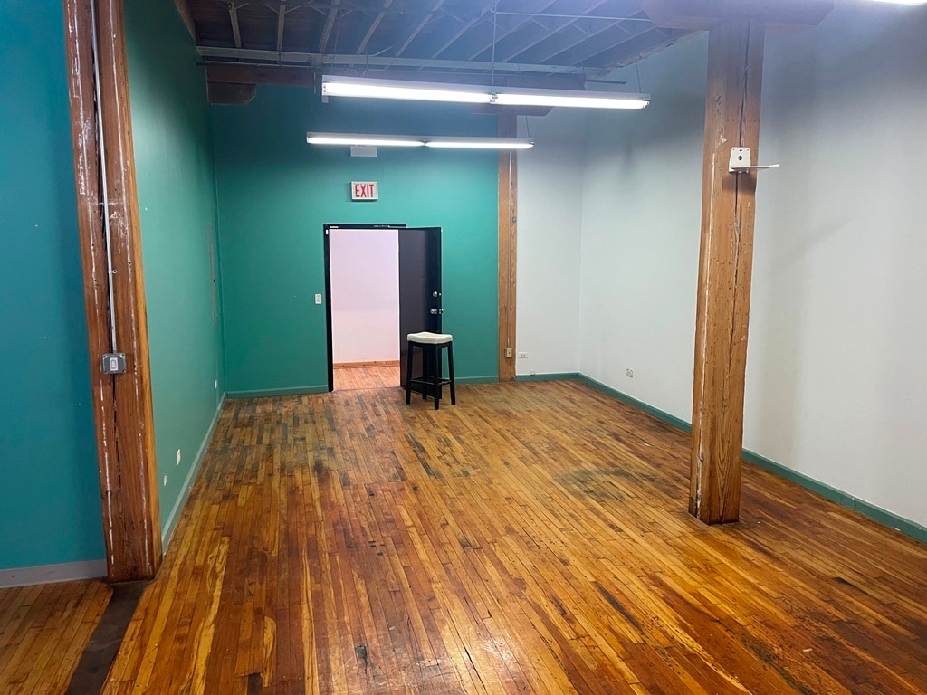 348 N Ashland Ave, Chicago, IL for lease Interior Photo- Image 1 of 4