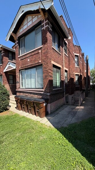2072 Elm Ave, Cincinnati, OH for sale - Building Photo - Image 3 of 37