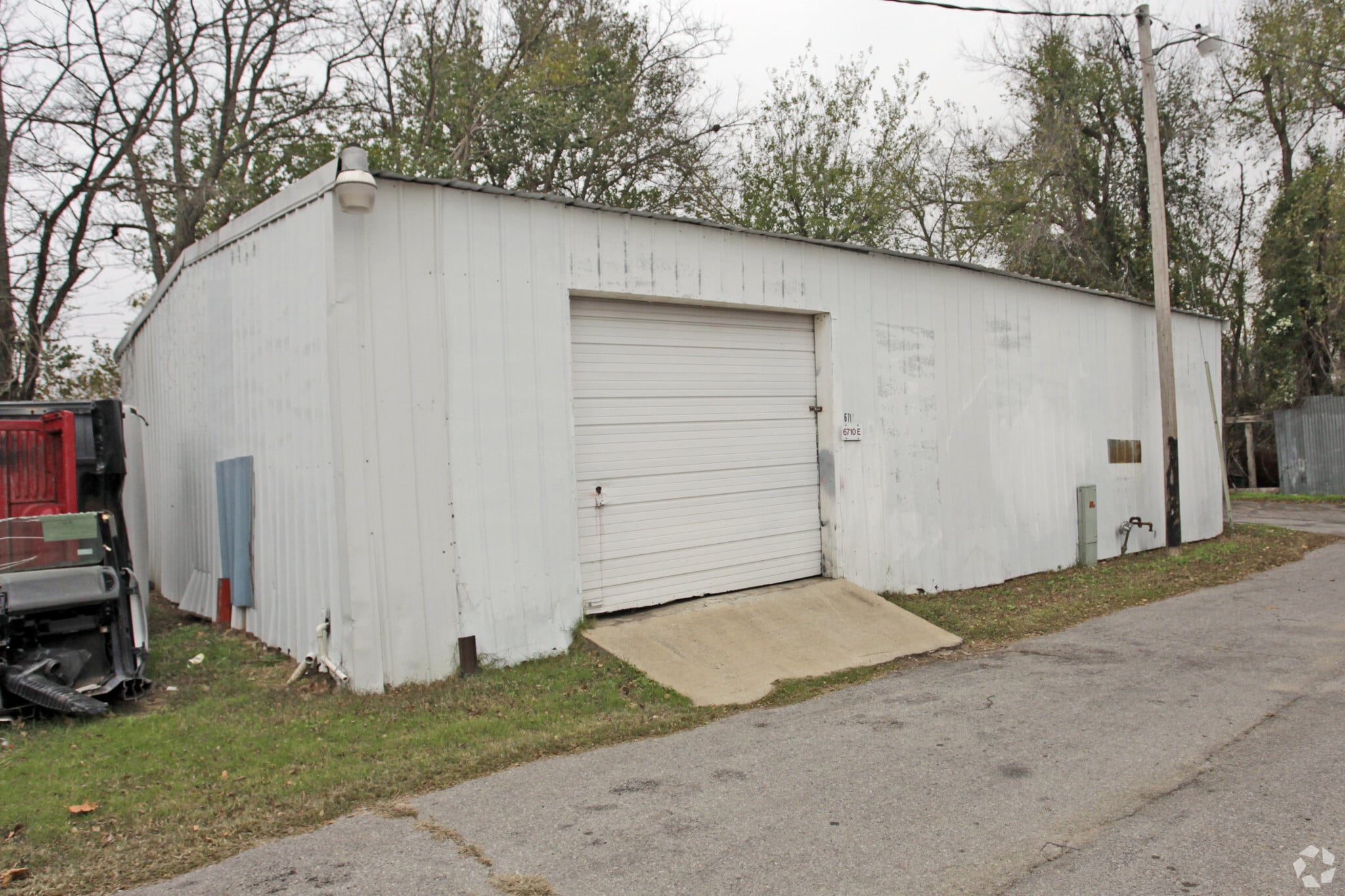 6710 NW 10th St, Oklahoma City, OK for sale Primary Photo- Image 1 of 3