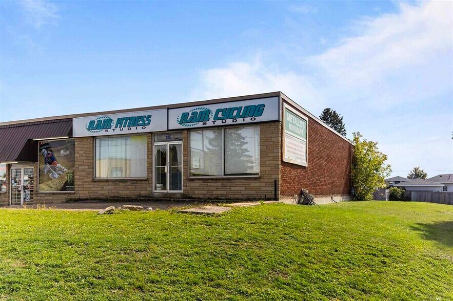 145 Northern Av E, Sault Ste. Marie, ON à louer - Photo du bâtiment - Image 2 de 8