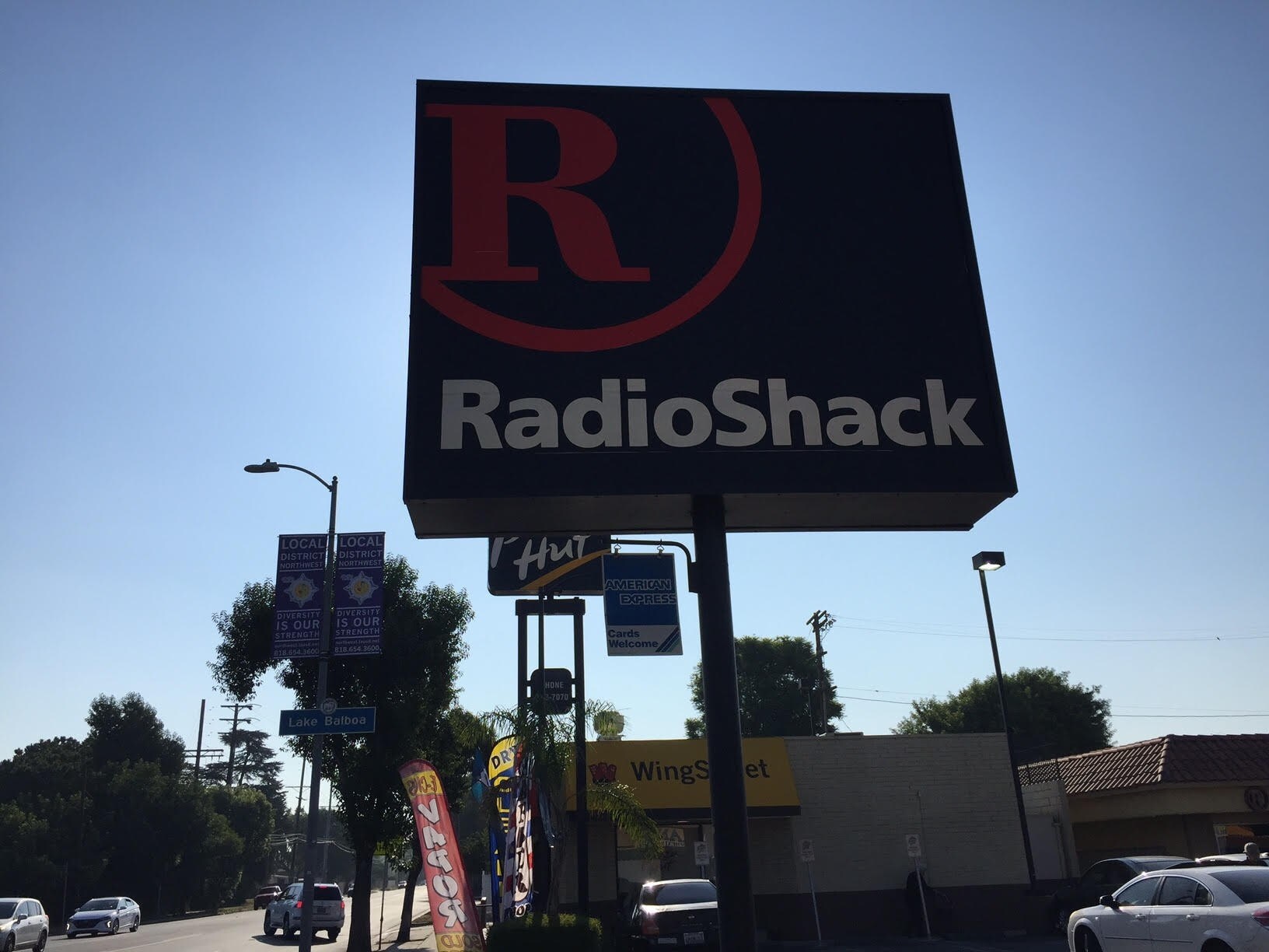 6732-6754 White Oak Ave, Van Nuys, CA à louer Photo du bâtiment- Image 1 de 10