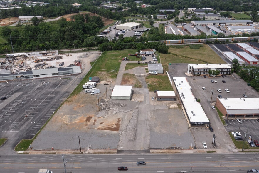 408 W Main St, Hendersonville, TN for lease - Building Photo - Image 1 of 3